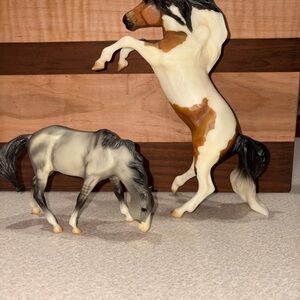Breyer Horse Classic Set “ Hongvi, Chestnut Pinto Mustang and Hinto, Grey Foal”